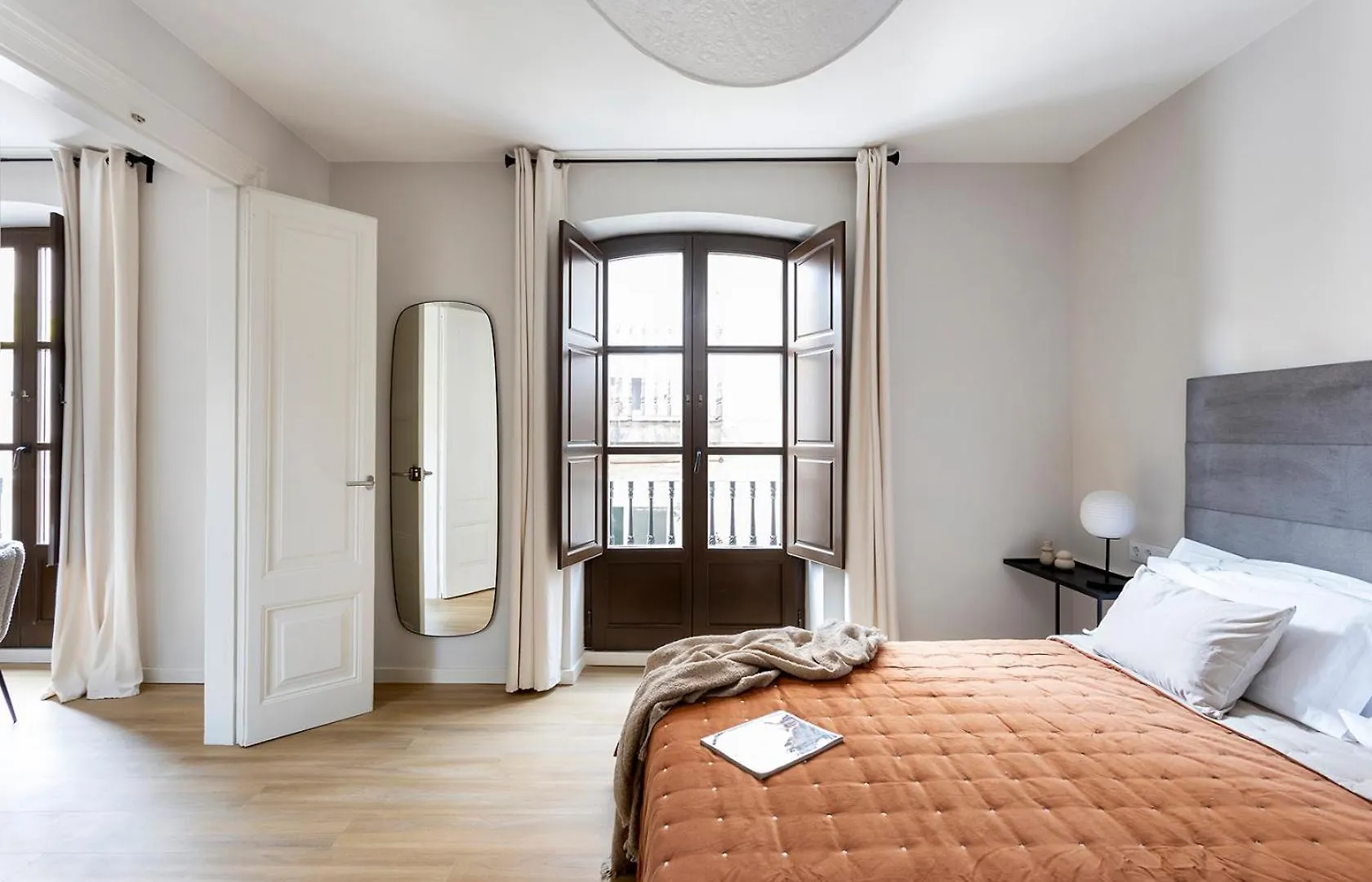 Serra House Premium Apartments Barcelona